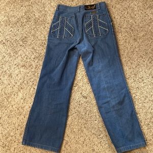 These pants are so so comfy and so cute!!